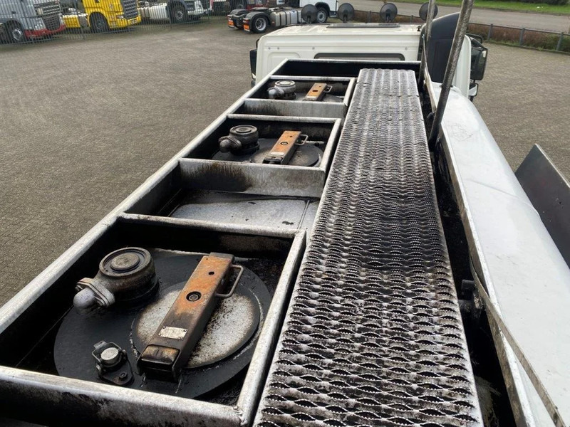 DAF 65CF-240 / FULL STEEL / POMP / 3 COMPARTIMENTS / 8350 LITER / ONLY:25969 KM / EURO-2 / MANUAL / GOOD CONDITION в лизинг DAF 65CF-240 / FULL STEEL / POMP / 3 COMPARTIMENTS / 8350 LITER / ONLY:25969 KM / EURO-2 / MANUAL / GOOD CONDITION: фото 12