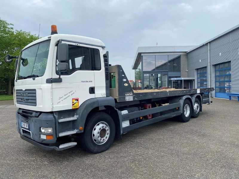 MAN TGA26.320 / SLIDING PLATEAU / WINCH / LIFT AXLE / MACHINE CARRIER / MANUAL / EURO-4 / 2007 - Грузовик бортовой/ Платформа: фото 2 MAN TGA26.320 / SLIDING PLATEAU / WINCH / LIFT AXLE / MACHINE CARRIER / MANUAL / EURO-4 / 2007 - Грузовик бортовой/ Платформа: фото 2