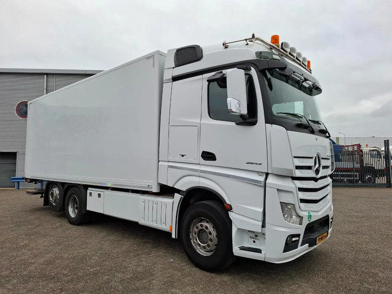 Mercedes-Benz Actros 2843 / NL TRUCK / TUV:08-01-2026 / LIFT+LENKACHSE / SMART TACHO / NAVI / PLATFORM 1500 KG / 2XBED / EURO-6 / 2015 - Грузовик с закрытым кузовом: фото 2 Mercedes-Benz Actros 2843 / NL TRUCK / TUV:08-01-2026 / LIFT+LENKACHSE / SMART TACHO / NAVI / PLATFORM 1500 KG / 2XBED / EURO-6 / 2015 - Грузовик с закрытым кузовом: фото 2