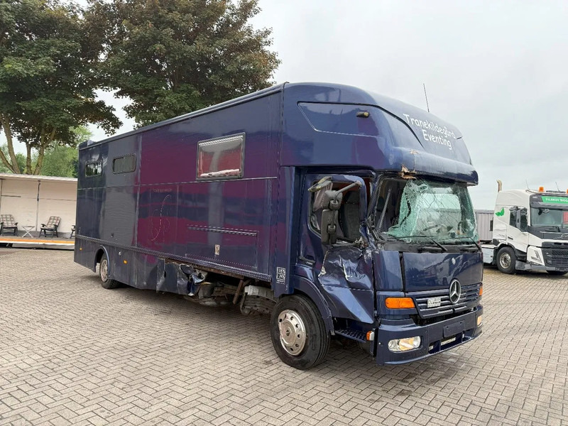 Mercedes-Benz Atego 1223 / ENGINE RUNNING / ONLY:159450 KM / HORSETRUCK / HEATED BOX / GEN2-TACHO= WATERTANK / LIVING ROOM / EURO-2 / MANUAL / - Коневоз: фото 2 Mercedes-Benz Atego 1223 / ENGINE RUNNING / ONLY:159450 KM / HORSETRUCK / HEATED BOX / GEN2-TACHO= WATERTANK / LIVING ROOM / EURO-2 / MANUAL / - Коневоз: фото 2