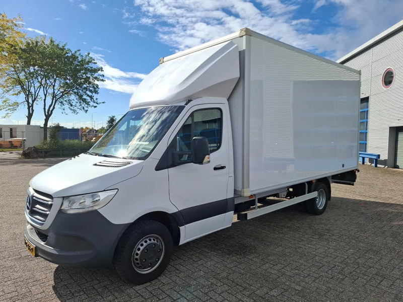 Mercedes-Benz Sprinter 516 CDI / DOUBLE AIR REAR / CLEAN NL VAN / TUV:19-03-2026 / MBUX / NAVI / KEYLESS START / DAB RADIO / 3SEATS / AUTOMATIC / 2021 - Цельнометаллический фургон: фото 1 Mercedes-Benz Sprinter 516 CDI / DOUBLE AIR REAR / CLEAN NL VAN / TUV:19-03-2026 / MBUX / NAVI / KEYLESS START / DAB RADIO / 3SEATS / AUTOMATIC / 2021 - Цельнометаллический фургон: фото 1