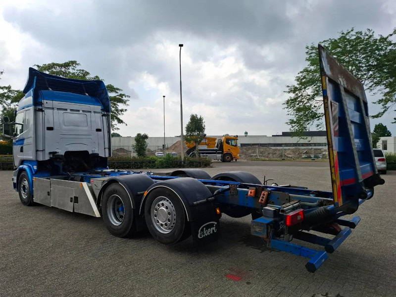 Scania R580 V8 / RETARDER / LIFT+LENKACHSE / FULL-AIR / PLATFORM 2000 KG / LEATHER / AIRCO / AUTOMATIC / EURO-6 / 2014 - Грузовик-шасси: фото 3 Scania R580 V8 / RETARDER / LIFT+LENKACHSE / FULL-AIR / PLATFORM 2000 KG / LEATHER / AIRCO / AUTOMATIC / EURO-6 / 2014 - Грузовик-шасси: фото 3