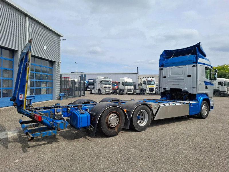 Scania R580 V8 / RETARDER / LIFT+LENKACHSE / FULL-AIR / PLATFORM 2000 KG / LEATHER / AIRCO / AUTOMATIC / EURO-6 / 2015 - Грузовик-шасси: фото 5 Scania R580 V8 / RETARDER / LIFT+LENKACHSE / FULL-AIR / PLATFORM 2000 KG / LEATHER / AIRCO / AUTOMATIC / EURO-6 / 2015 - Грузовик-шасси: фото 5