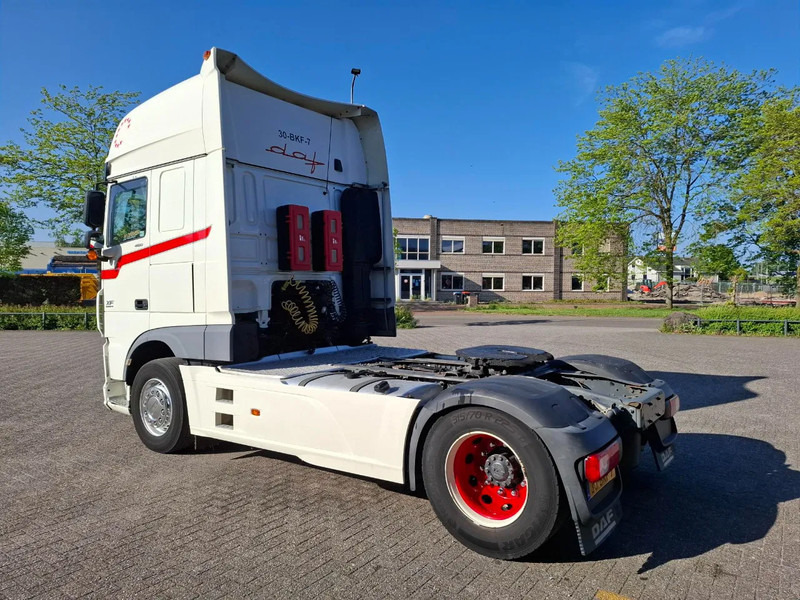 DAF XF106-460 / INTARDER / TUV:28-11-2025 / GVW:50TON / NL TRUCK / ADR / FULL SPOILER / NAVI / FRIDGE / AUTOMATIC / EURO-6 / 2014 - Тягач: фото 3 DAF XF106-460 / INTARDER / TUV:28-11-2025 / GVW:50TON / NL TRUCK / ADR / FULL SPOILER / NAVI / FRIDGE / AUTOMATIC / EURO-6 / 2014 - Тягач: фото 3