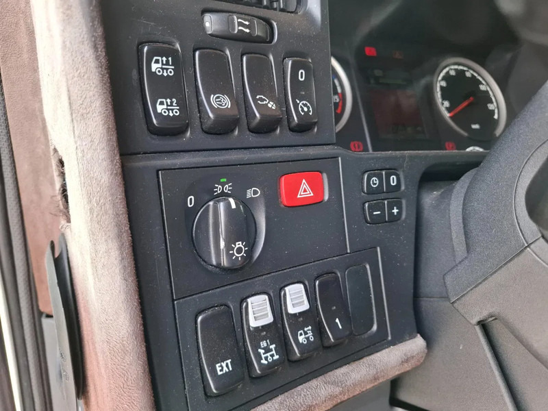 Тягач Scania R560 V8 / BOOGIE / HYDRAULICS / FULL-AIR / AUTOMATIC / EURO-5 / 2012: фото 19