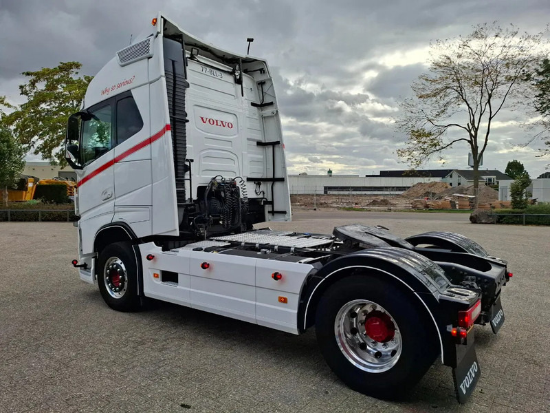 Volvo FH4-460 / CLEAN NL TRUCK / VEB+ / ADR / ACC / LWDS / DAS / DOUBLE TANK / LEATHER / FRIDGE / ALCOA / EURO-6 / 2016 - Тягач: фото 3 Volvo FH4-460 / CLEAN NL TRUCK / VEB+ / ADR / ACC / LWDS / DAS / DOUBLE TANK / LEATHER / FRIDGE / ALCOA / EURO-6 / 2016 - Тягач: фото 3