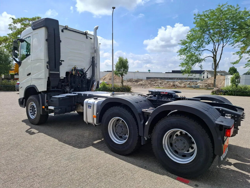 Volvo FH5-500 / 6X4 / RETARDER / HYDRAULICS / ONLY:46190 KM / BIG AXLE / 52 TON / VEB+ / ACC / LWDS / TOP CONDITION / AUTOMATIC / EURO - Тягач: фото 3 Volvo FH5-500 / 6X4 / RETARDER / HYDRAULICS / ONLY:46190 KM / BIG AXLE / 52 TON / VEB+ / ACC / LWDS / TOP CONDITION / AUTOMATIC / EURO - Тягач: фото 3