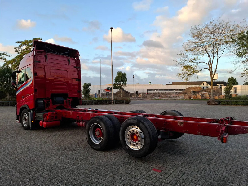 Volvo FH16-750 / BIG AXLE / VEB+ / ONLY:679711 KM / DYNAMIC STEERING / NAVI / LWDS / FULL-AIR / AUTOMATIC / EURO-6 / 2018 - Грузовик-шасси: фото 3 Volvo FH16-750 / BIG AXLE / VEB+ / ONLY:679711 KM / DYNAMIC STEERING / NAVI / LWDS / FULL-AIR / AUTOMATIC / EURO-6 / 2018 - Грузовик-шасси: фото 3