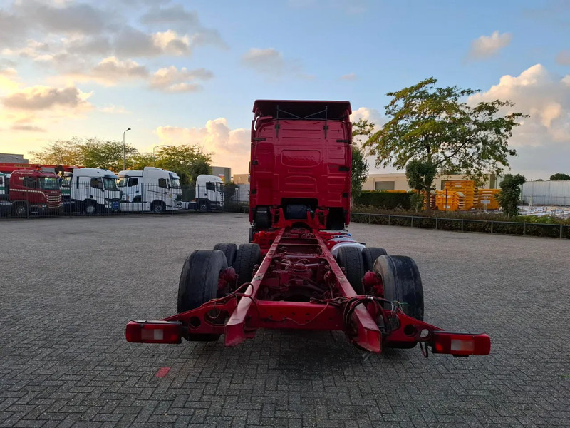 Volvo FH16-750 / BIG AXLE / VEB+ / ONLY:679711 KM / DYNAMIC STEERING / NAVI / LWDS / FULL-AIR / AUTOMATIC / EURO-6 / 2018 - Грузовик-шасси: фото 4 Volvo FH16-750 / BIG AXLE / VEB+ / ONLY:679711 KM / DYNAMIC STEERING / NAVI / LWDS / FULL-AIR / AUTOMATIC / EURO-6 / 2018 - Грузовик-шасси: фото 4