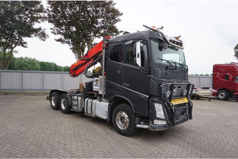 Volvo FH16-750 / ENGINE RUNNING / 6x4 / RETARDER / BIG AXLE / VEB+ / PALFINGER FD250 / EURO-6 / 2016 - Лесовоз, Автоманипулятор: фото 3 Volvo FH16-750 / ENGINE RUNNING / 6x4 / RETARDER / BIG AXLE / VEB+ / PALFINGER FD250 / EURO-6 / 2016 - Лесовоз, Автоманипулятор: фото 3