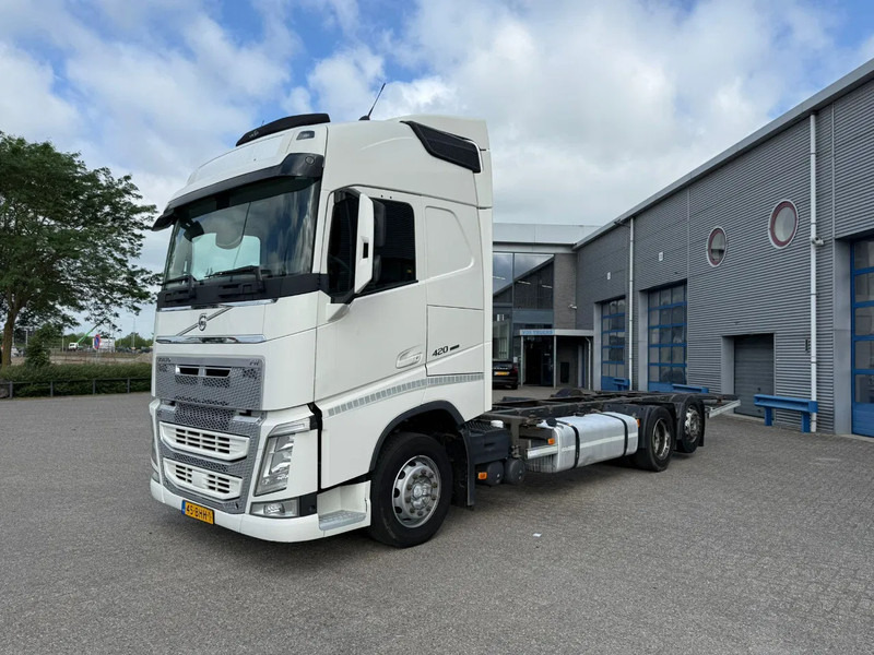Volvo FH4-420 / NL TRUCK / DOUBLE TANK / PARKCOOL / BDF / VEB? / LWDS / FRIDGE / FULL-AIR / LIFT AXLE / AUTOMATIC / EURO-6 / 2016 - Грузовик-контейнеровоз/ Сменный кузов: фото 1 Volvo FH4-420 / NL TRUCK / DOUBLE TANK / PARKCOOL / BDF / VEB? / LWDS / FRIDGE / FULL-AIR / LIFT AXLE / AUTOMATIC / EURO-6 / 2016 - Грузовик-контейнеровоз/ Сменный кузов: фото 1