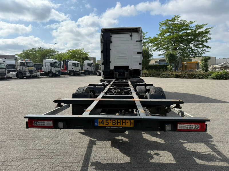 Volvo FH4-420 / NL TRUCK / DOUBLE TANK / PARKCOOL / BDF / VEB? / LWDS / FRIDGE / FULL-AIR / LIFT AXLE / AUTOMATIC / EURO-6 / 2016 - Грузовик-контейнеровоз/ Сменный кузов: фото 4 Volvo FH4-420 / NL TRUCK / DOUBLE TANK / PARKCOOL / BDF / VEB? / LWDS / FRIDGE / FULL-AIR / LIFT AXLE / AUTOMATIC / EURO-6 / 2016 - Грузовик-контейнеровоз/ Сменный кузов: фото 4