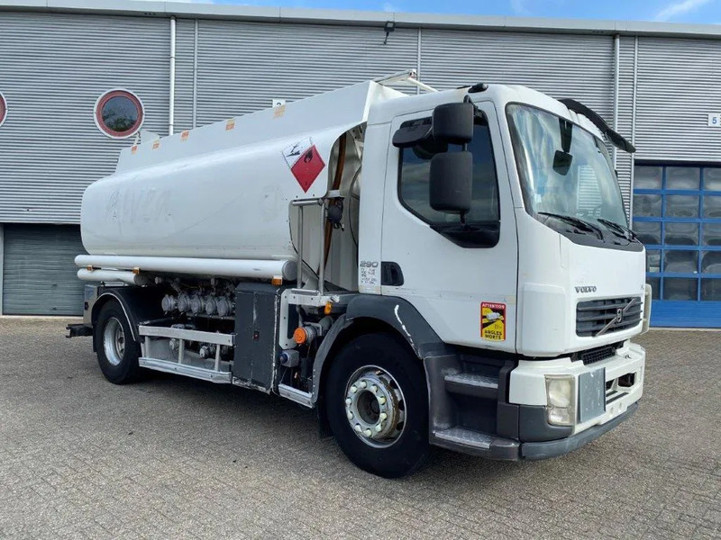 Volvo FL7-290 / 5 COMPARTIMENTS / 13000 LITER TOTAL / PUMP / ONLY:288120 KM / AUTOMATIC / EURO-5 / 2009 - Грузовик-цистерна: фото 2 Volvo FL7-290 / 5 COMPARTIMENTS / 13000 LITER TOTAL / PUMP / ONLY:288120 KM / AUTOMATIC / EURO-5 / 2009 - Грузовик-цистерна: фото 2