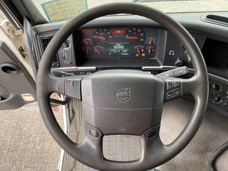 Автоманипулятор Volvo FM11-370 / CRANE HMF 2020-K4 REMOTE / ONLY:371226 KM / LIFT AXLE / FULL-AIR / AIRCO / AUTOMATIC / EURO-5 / 2012: фото 18