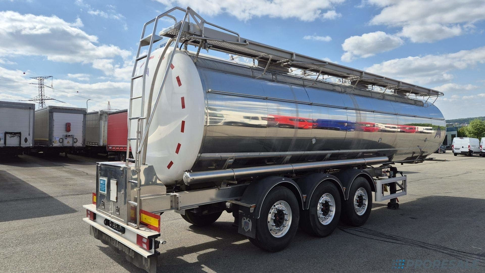 OSTATNÍ SEKA SPSTT/11C/38A1 - Potravinářská cisterna výpustná 31 m3 - 3 komory - Полуприцеп-цистерна: фото 3 OSTATNÍ SEKA SPSTT/11C/38A1 - Potravinářská cisterna výpustná 31 m3 - 3 komory - Полуприцеп-цистерна: фото 3