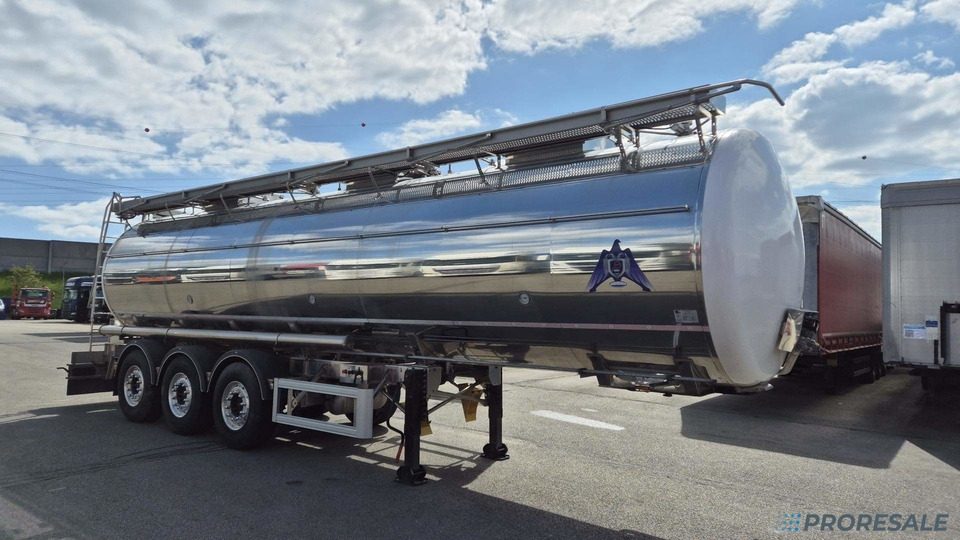 OSTATNÍ SEKA SPSTT/11C/38A1 - Potravinářská cisterna výpustná 31 m3 - 3 komory - Полуприцеп-цистерна: фото 1 OSTATNÍ SEKA SPSTT/11C/38A1 - Potravinářská cisterna výpustná 31 m3 - 3 komory - Полуприцеп-цистерна: фото 1