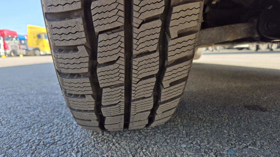 VOLKSWAGEN TRANSPORTER 2.5 TDi - nová mrazírenská vestavba + CARRIER XARIOS 230/12 V - vadný motor в лизинг VOLKSWAGEN TRANSPORTER 2.5 TDi - nová mrazírenská vestavba + CARRIER XARIOS 230/12 V - vadný motor: фото 13 VOLKSWAGEN TRANSPORTER 2.5 TDi - nová mrazírenská vestavba + CARRIER XARIOS 230/12 V - vadný motor в лизинг VOLKSWAGEN TRANSPORTER 2.5 TDi - nová mrazírenská vestavba + CARRIER XARIOS 230/12 V - vadný motor: фото 13