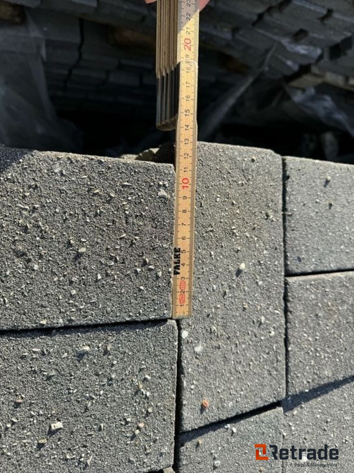 Строительное оборудование 30 paller med optaget beton klinker. Mørk grå / 23x11x5cm.: фото 7