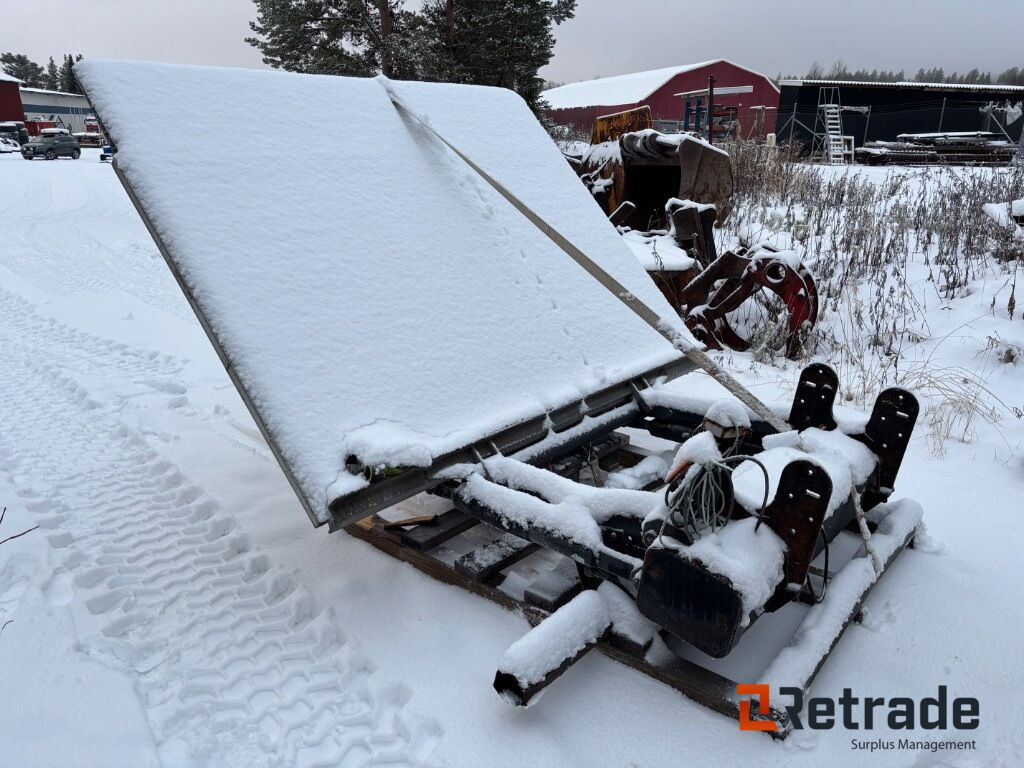 Bakgavellyft Zepro BZ 15-149 S - Гидроборт: фото 3 Bakgavellyft Zepro BZ 15-149 S - Гидроборт: фото 3