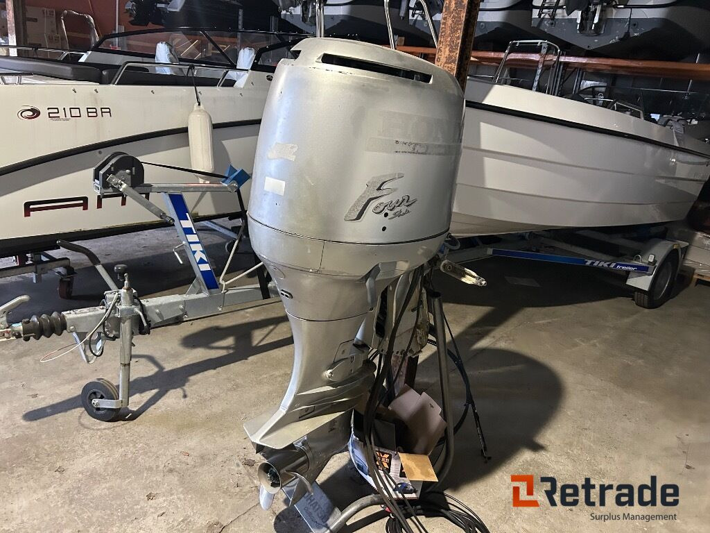 2002 Båtmotor Honda 130 hk Four Stroke - Другая техника: фото 1 2002 Båtmotor Honda 130 hk Four Stroke - Другая техника: фото 1