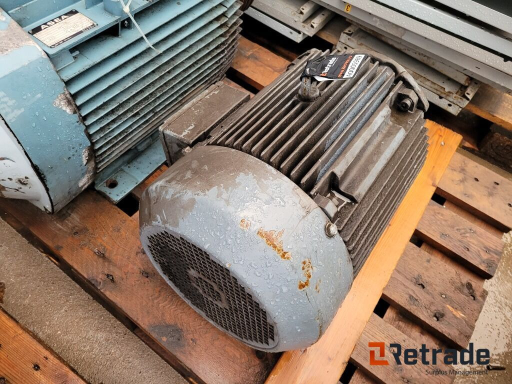 Elmotor SEW-Eurodrive RV82 DV160L4 - Другая техника: фото 3 Elmotor SEW-Eurodrive RV82 DV160L4 - Другая техника: фото 3