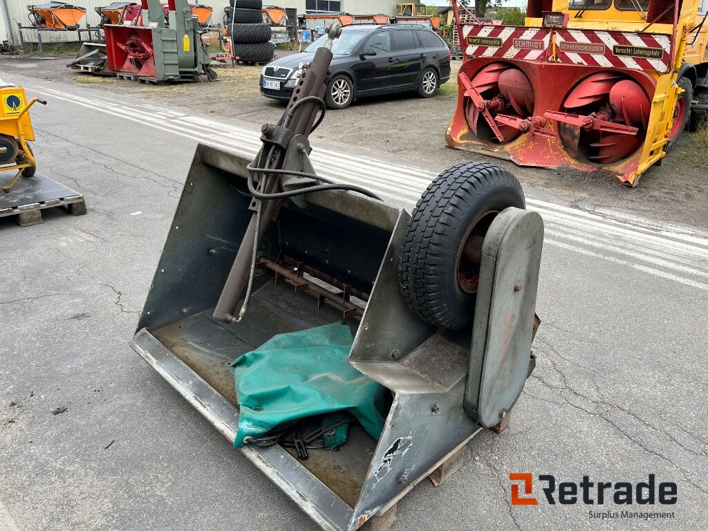 Fjærås 600/1350 liftophængt selvlæssende salt/grusudlægger. - Строительное оборудование: фото 1 Fjærås 600/1350 liftophængt selvlæssende salt/grusudlægger. - Строительное оборудование: фото 1