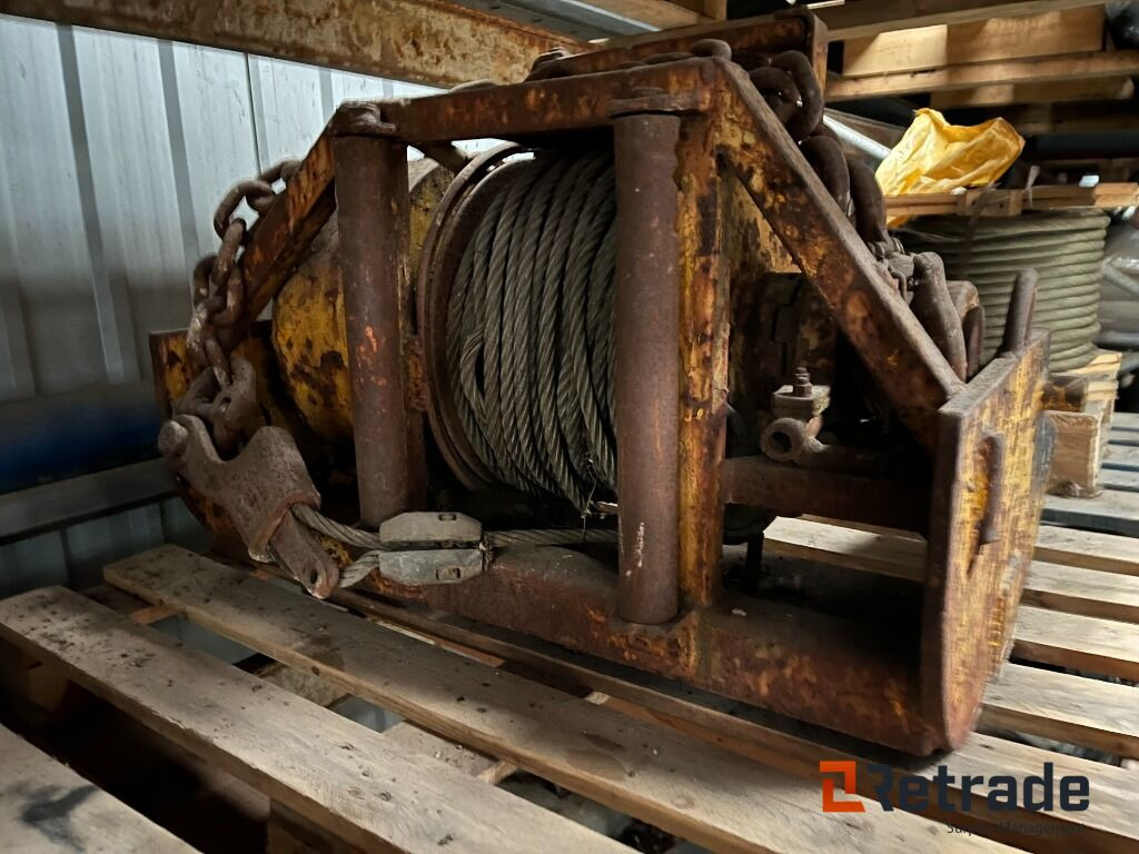 Forskelligt udstyr Spild Stor spil - Лебёдка: фото 1 Forskelligt udstyr Spild Stor spil - Лебёдка: фото 1