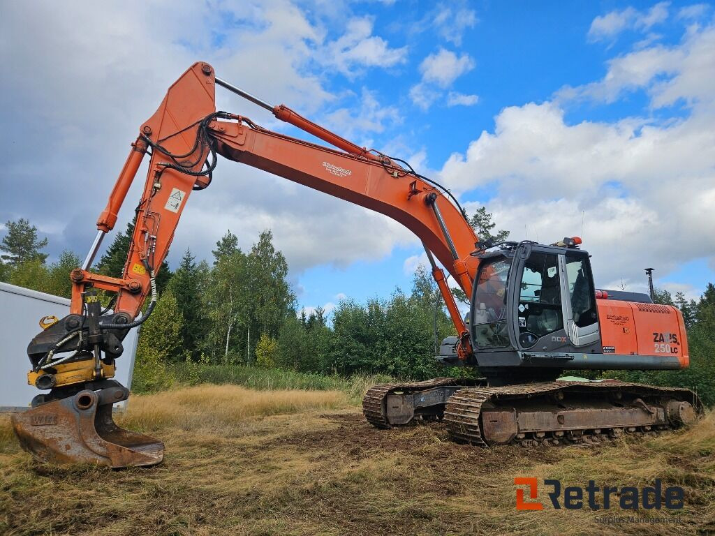 Grävmaskin Hitachi ZX250LC-3 Tiltrotator - Гусеничный экскаватор: фото 1 Grävmaskin Hitachi ZX250LC-3 Tiltrotator - Гусеничный экскаватор: фото 1
