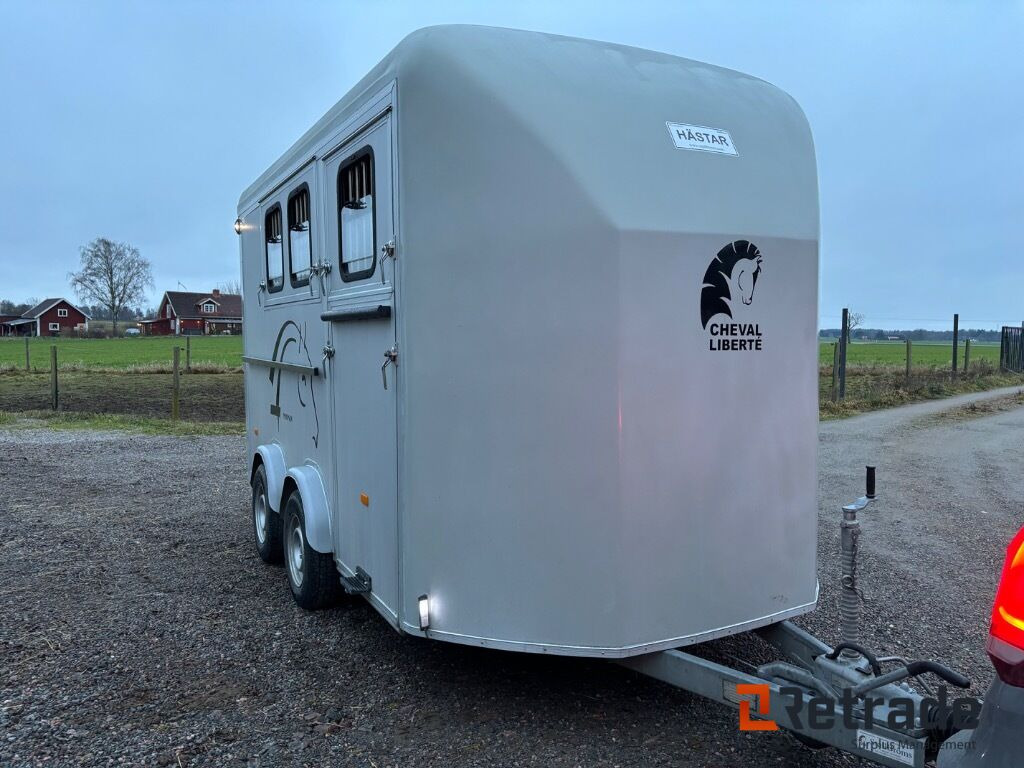 Hästtransport 3 hästars med Fronturlastning , combi ramp, stor sadelkammare - Прицеп-коневоз: фото 5 Hästtransport 3 hästars med Fronturlastning , combi ramp, stor sadelkammare - Прицеп-коневоз: фото 5