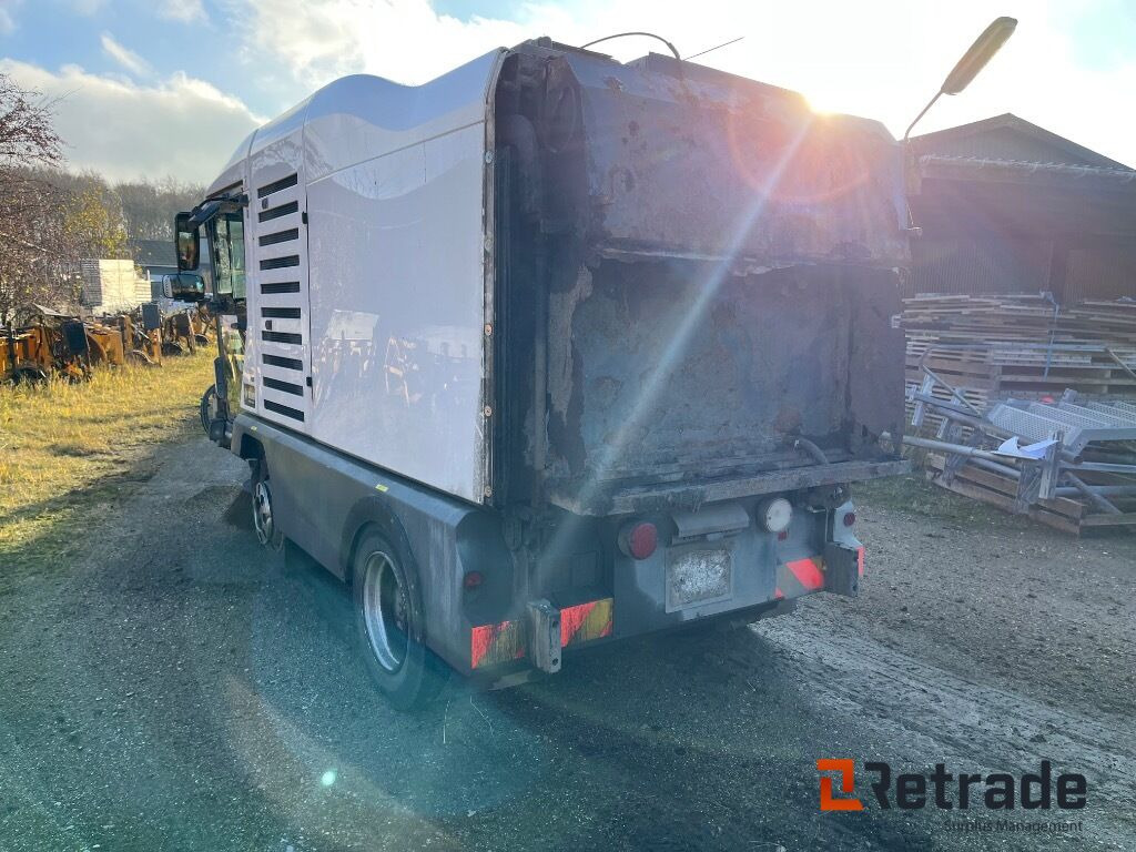 RAVO E6 feje-suge lastbil 3 koste. - Подметально-уборочная машина: фото 4 RAVO E6 feje-suge lastbil 3 koste. - Подметально-уборочная машина: фото 4