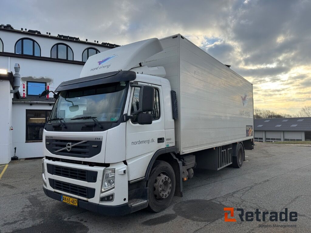 VOLVO FM 330 4X2 - Грузовик с закрытым кузовом: фото 1 VOLVO FM 330 4X2 - Грузовик с закрытым кузовом: фото 1