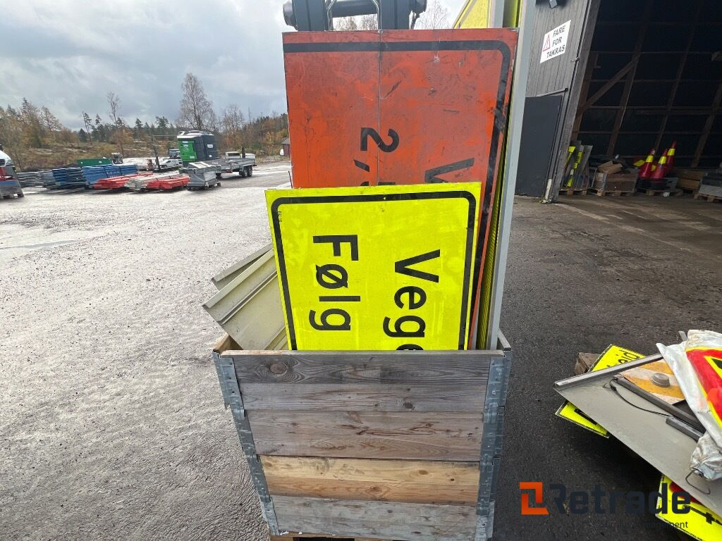 Veiskilt av forskjellige slag - Строительное оборудование: фото 1 Veiskilt av forskjellige slag - Строительное оборудование: фото 1