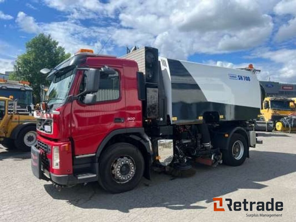 Volvo FE 300 Feiebil / Kombibil med Tipp og Brøyteoppsett - Подметально-уборочная машина: фото 1 Volvo FE 300 Feiebil / Kombibil med Tipp og Brøyteoppsett - Подметально-уборочная машина: фото 1