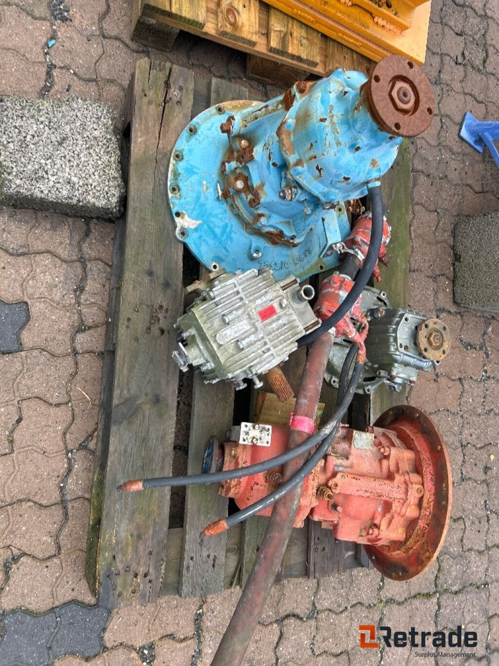 4 stk Hydrauliske girkasser til båt - Запчасти для Другой техники: фото 1 4 stk Hydrauliske girkasser til båt - Запчасти для Другой техники: фото 1