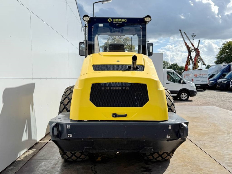 Bomag BW211DH-5 - German Machine / Only 1311 Hours - Каток: фото 4 Bomag BW211DH-5 - German Machine / Only 1311 Hours - Каток: фото 4