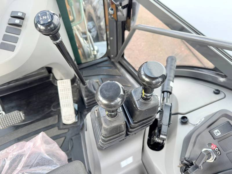 Экскаватор-погрузчик Case 570SV 4WD - 4/1 Bucket / Telescopic Boom / AC: фото 7