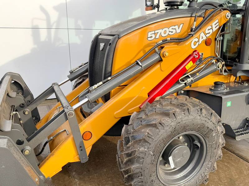 Экскаватор-погрузчик Case 570SV 4WD - 4/1 Bucket / Telescopic Boom / AC: фото 12