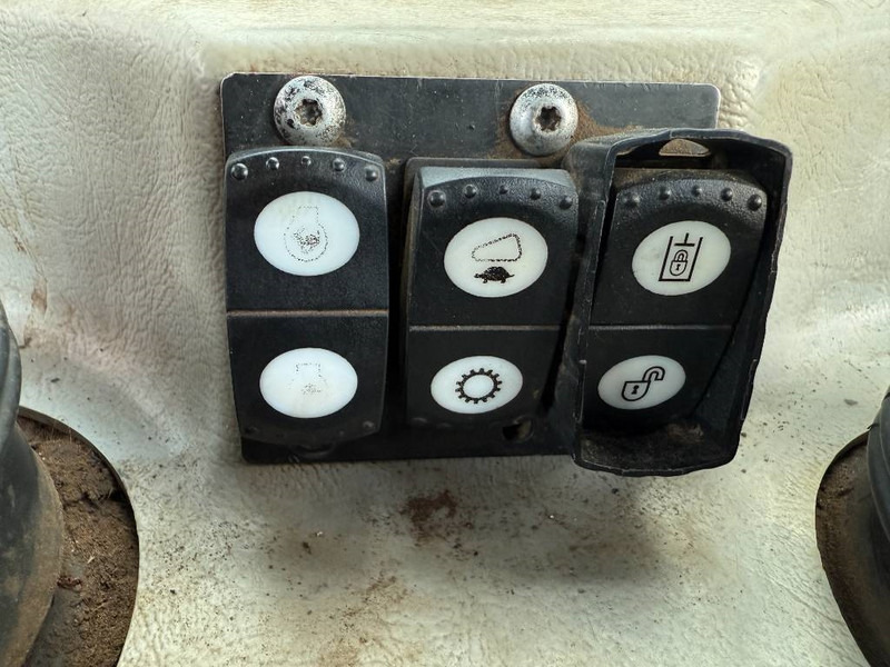 Бульдозер Cat D6T XW - CE Certified / Ripper Valve / Camera: фото 12 Бульдозер Cat D6T XW - CE Certified / Ripper Valve / Camera: фото 12