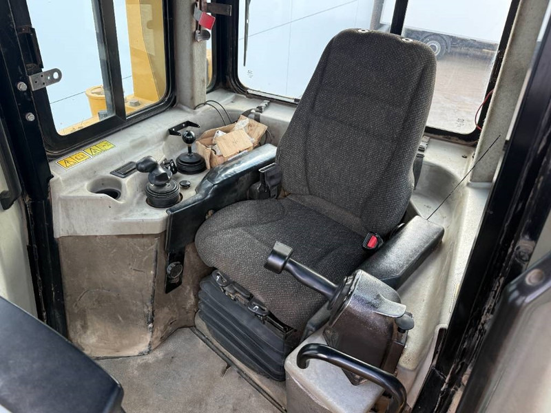 Бульдозер Cat D6T XW - CE Certified / Ripper Valve / Camera: фото 8 Бульдозер Cat D6T XW - CE Certified / Ripper Valve / Camera: фото 8