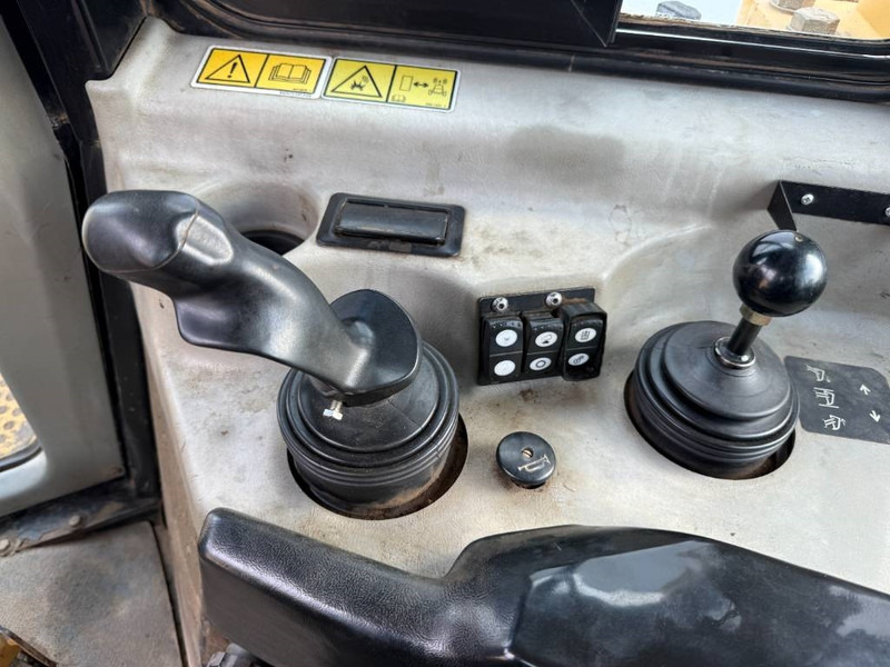 Бульдозер Cat D6T XW - CE Certified / Ripper Valve / Camera: фото 11 Бульдозер Cat D6T XW - CE Certified / Ripper Valve / Camera: фото 11