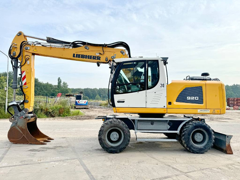Liebherr A920 EW Litronic - Likufix - Колёсный экскаватор: фото 1 Liebherr A920 EW Litronic - Likufix - Колёсный экскаватор: фото 1