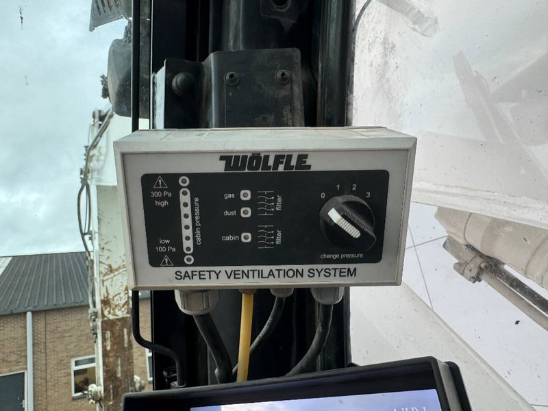 Гусеничный экскаватор Liebherr R946LC - Hammer Lines / Quick Coupler: фото 14