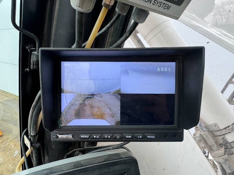 Гусеничный экскаватор Liebherr R946LC - Hammer Lines / Quick Coupler: фото 15