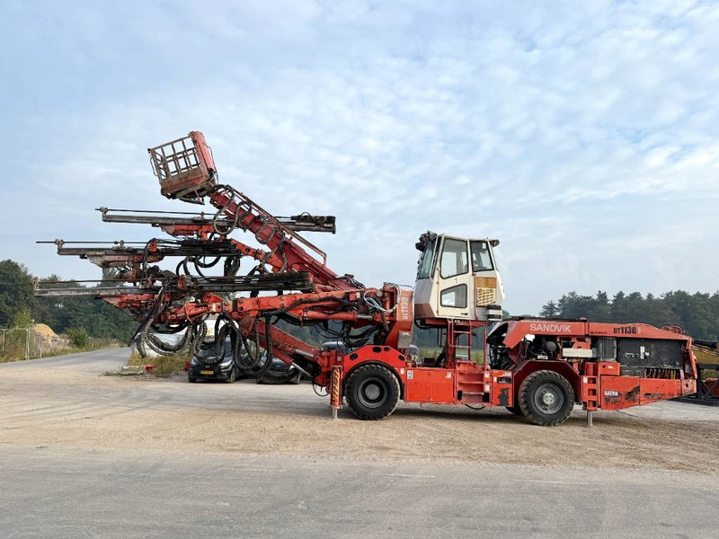 Sandvik DT1130-SC - 3x TB150 Drill Boom + Basket Boom - Буровая машина: фото 3 Sandvik DT1130-SC - 3x TB150 Drill Boom + Basket Boom - Буровая машина: фото 3