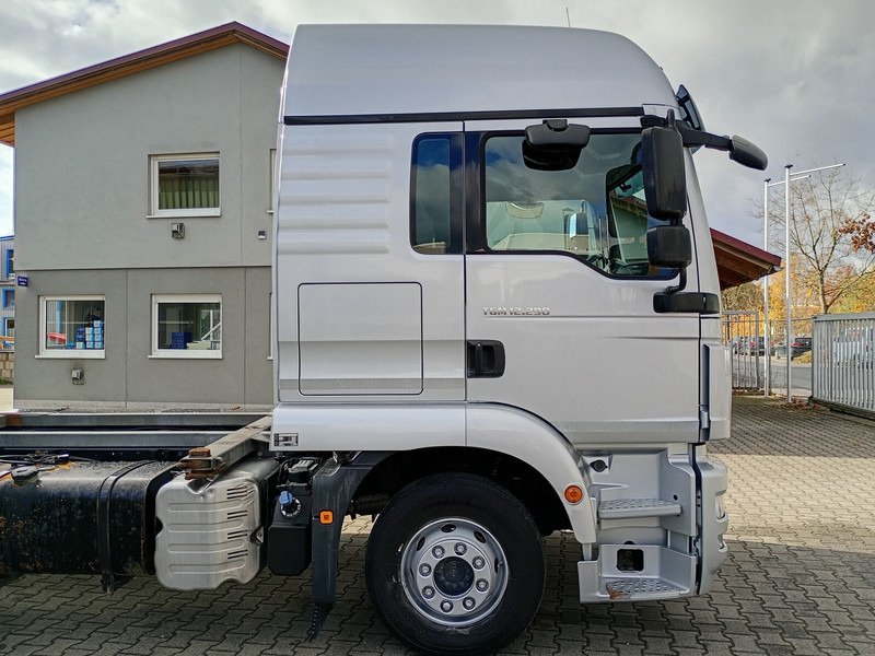 MAN TGM 12.290 BDF Euro 6 4x2 AHK (37) - Грузовик-шасси: фото 5 MAN TGM 12.290 BDF Euro 6 4x2 AHK (37) - Грузовик-шасси: фото 5