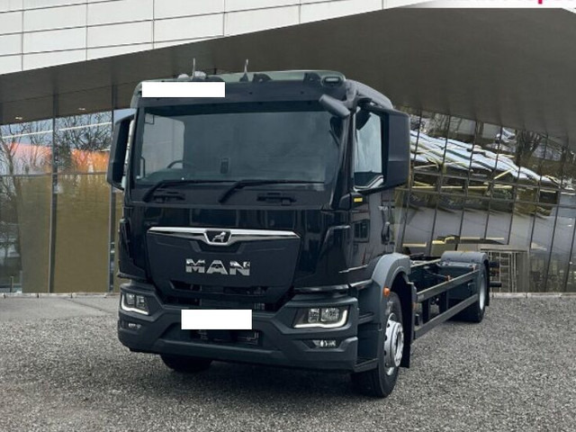 MAN TGM 18.320 - Грузовик-шасси: фото 1 MAN TGM 18.320 - Грузовик-шасси: фото 1