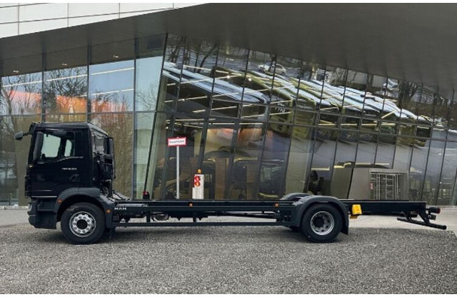 MAN TGM 18.320 - Грузовик-шасси: фото 5 MAN TGM 18.320 - Грузовик-шасси: фото 5