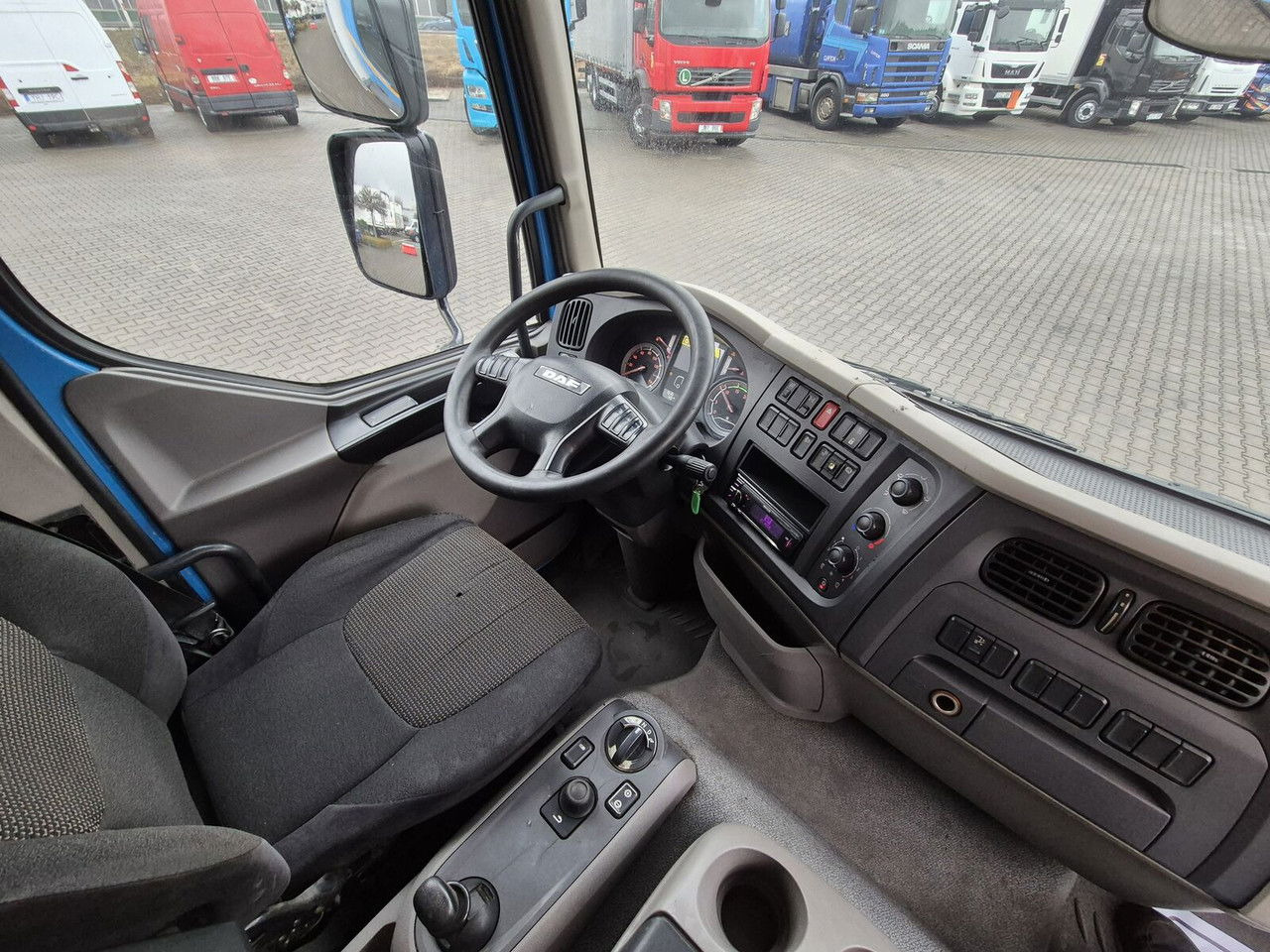 Грузовик с закрытым кузовом DAF LF 220 1 Owner / Serviced / Super Condition: фото 27