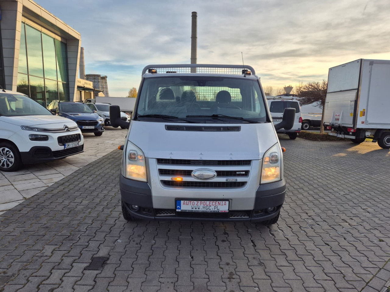 Ford Transit 350 2.4 TDCi / Very Strong Hiab / 1 Owner / Serviced - Малотоннажный бортовой грузовик: фото 3 Ford Transit 350 2.4 TDCi / Very Strong Hiab / 1 Owner / Serviced - Малотоннажный бортовой грузовик: фото 3