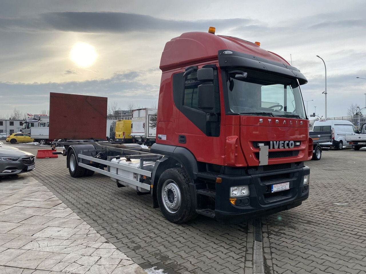 Iveco Stralis 360 AT 190 / Euro 5 / NEW Service / Long Frame Iveco Stralis 360 AT 190 / Euro 5 / NEW Service / Long Frame - Грузовик-шасси: фото 1 Iveco Stralis 360 AT 190 / Euro 5 / NEW Service / Long Frame Iveco Stralis 360 AT 190 / Euro 5 / NEW Service / Long Frame - Грузовик-шасси: фото 1